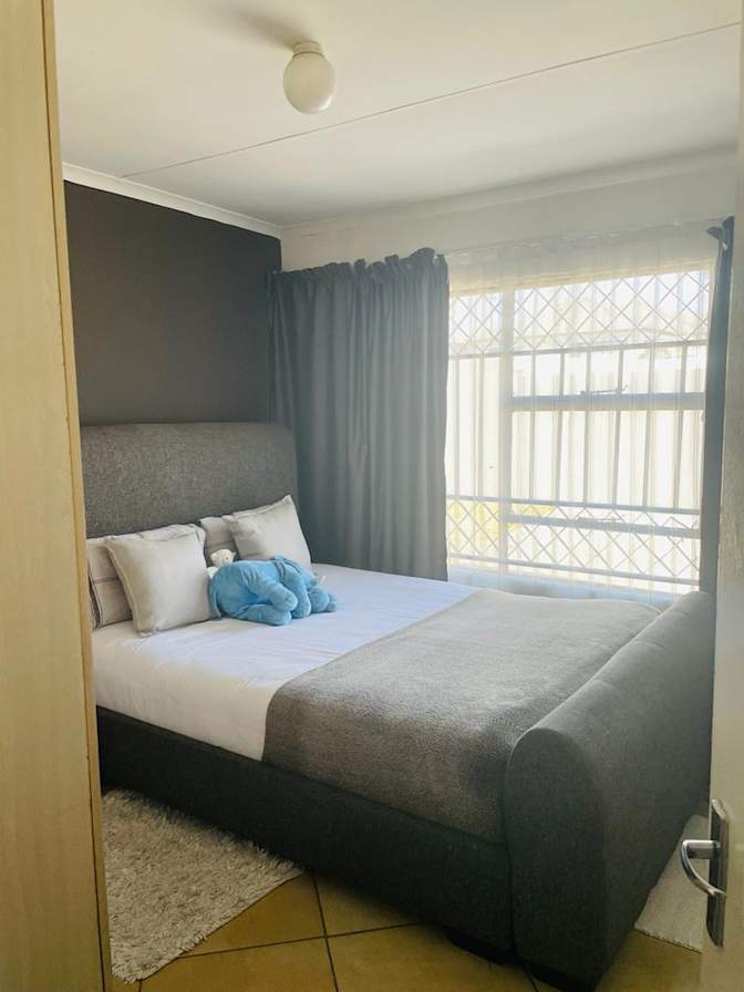 Thabo's room