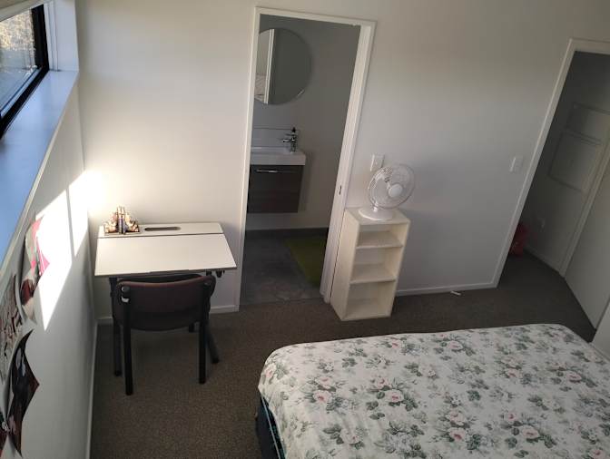 Pausina's room