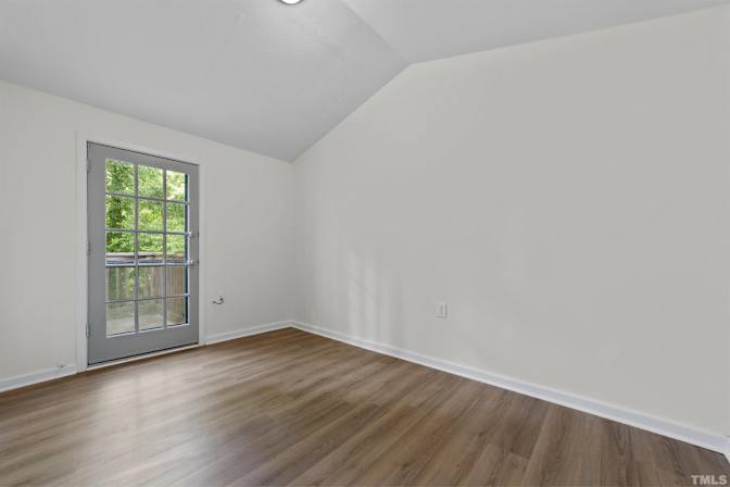 Alcove Rooms's room