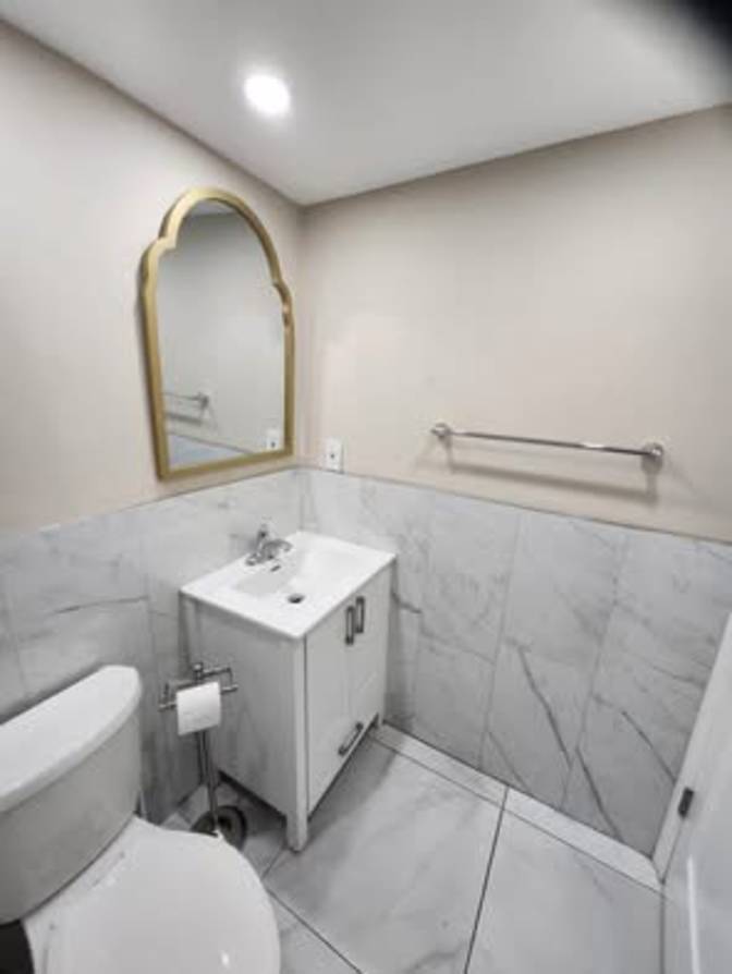 Lady's room