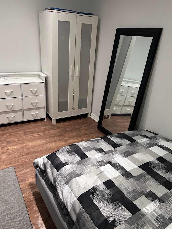Nick Sarkovski's room