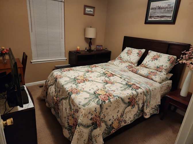 sam's room