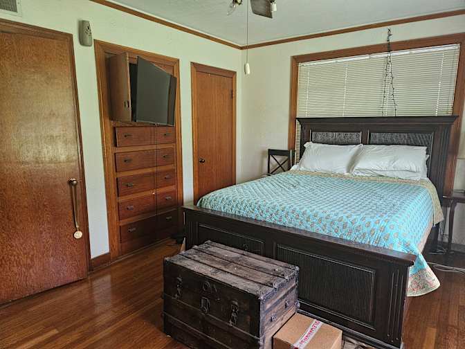 Maurice Mike Salemi's room