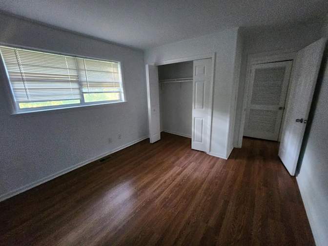 Alcove Rooms's room