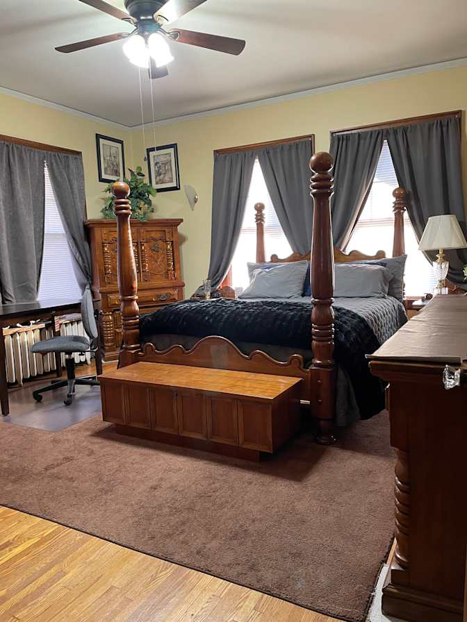 Kelly's room
