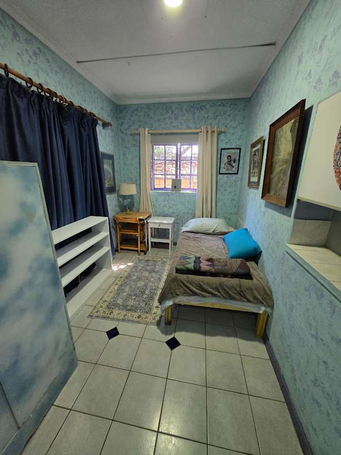 Green Point Tree House's room