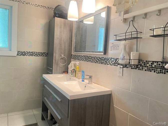 THI THANH HUE NGUYEN's room