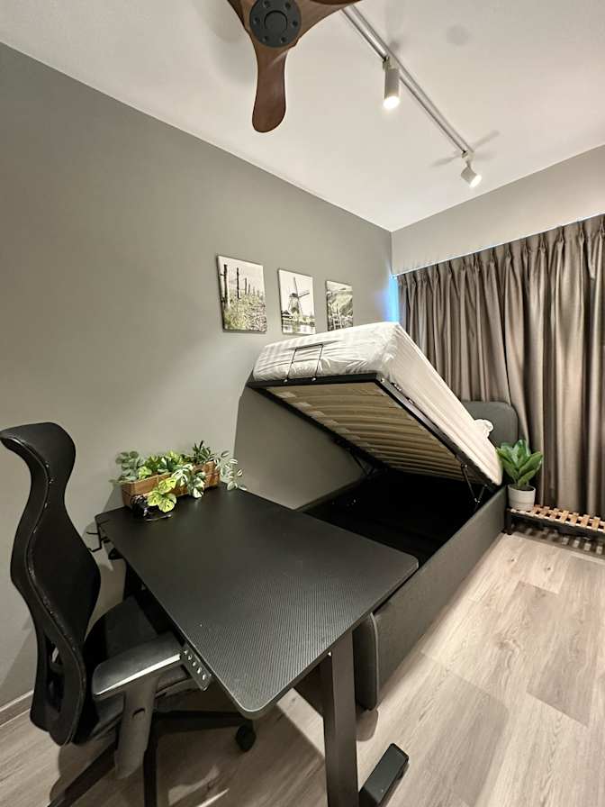 Claudia's room