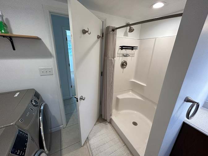 Alcove Rooms's room