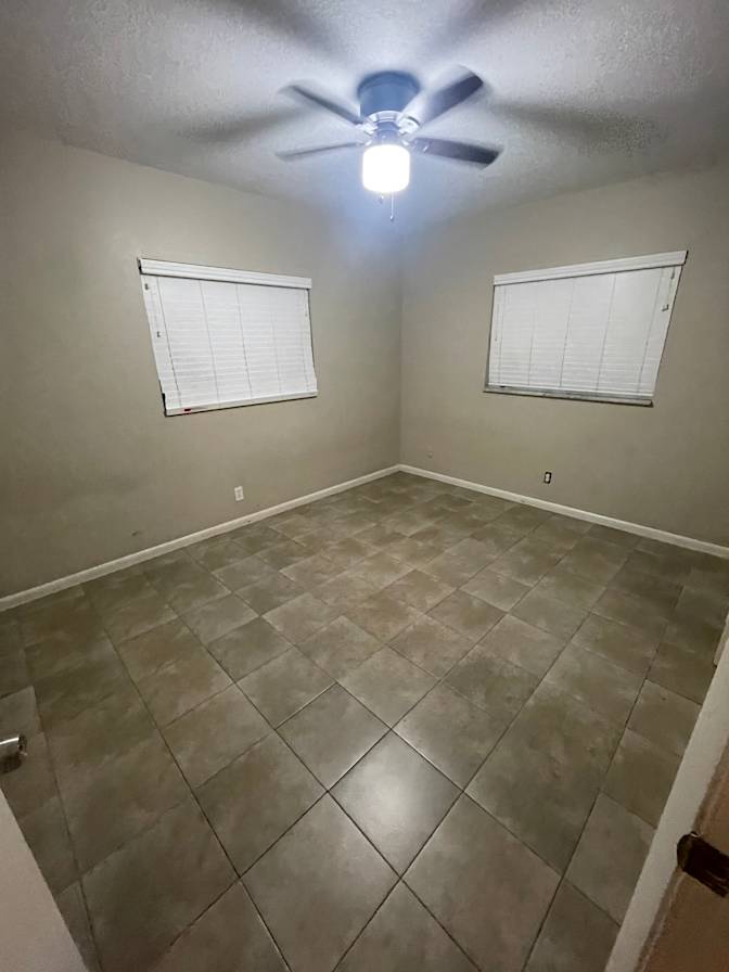Tomas's room