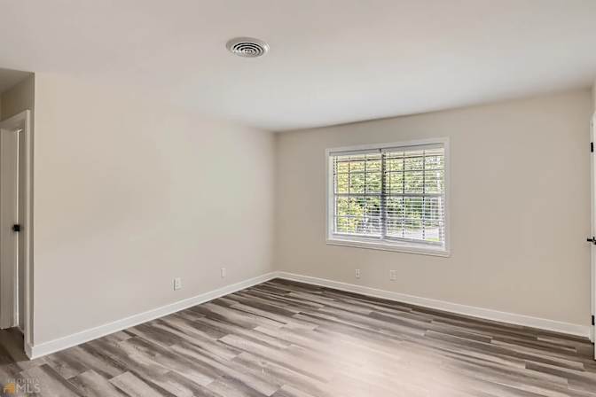 Alcove Rooms's room
