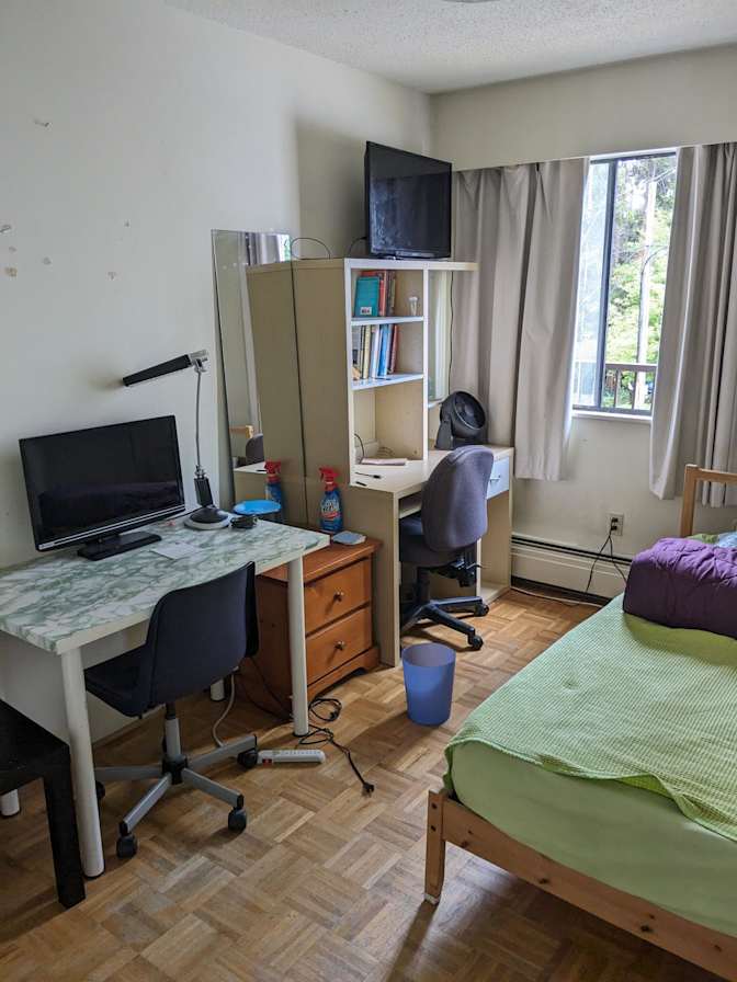 PAN JUN DENI PARK's room