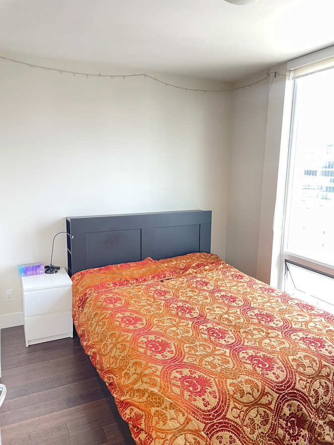 Lee's room