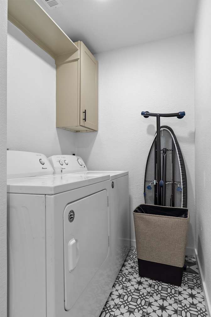 Tomic Properties's room