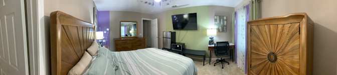 Dellas's room