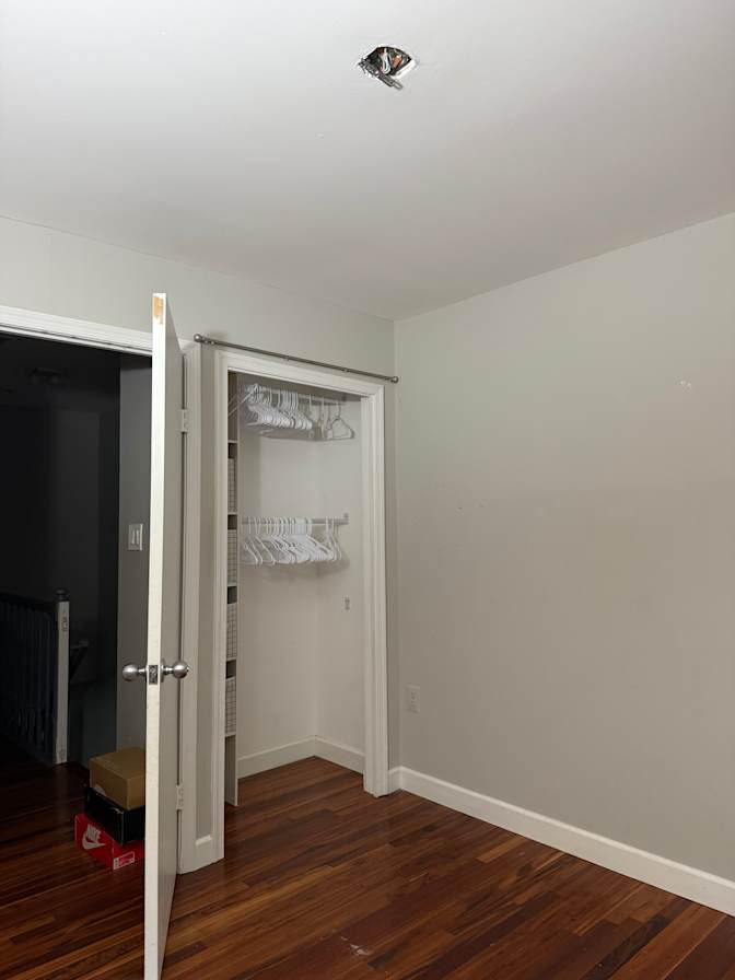 SJ Noh's room
