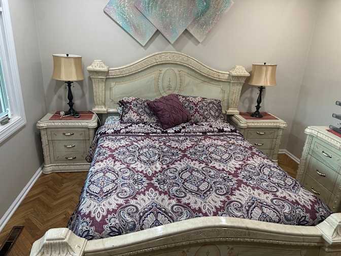Noor's room