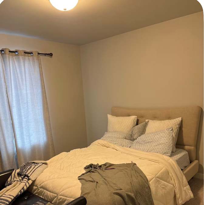 Saul's room