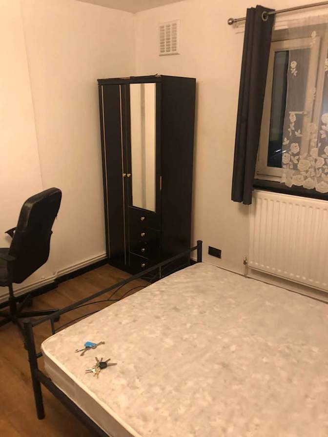 michael edwards's room
