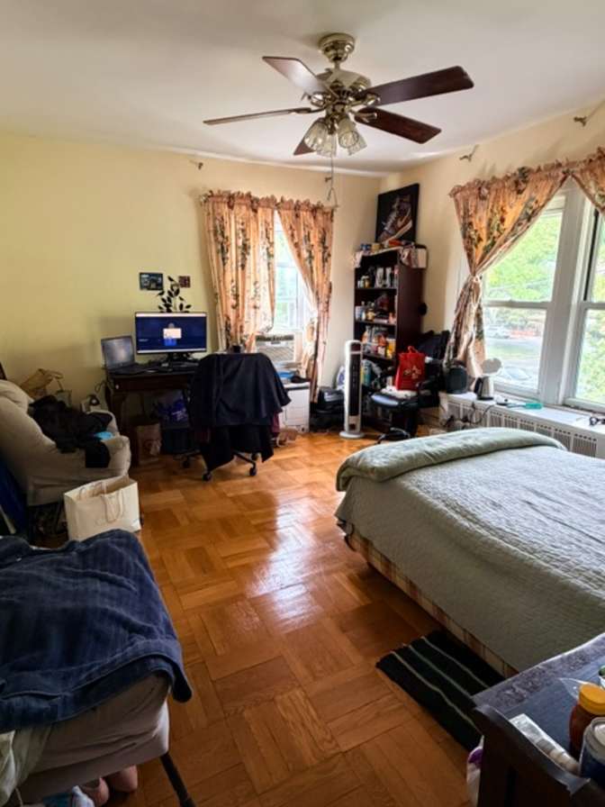 Chris and Yulan's room