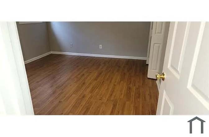 Alcove Rooms's room