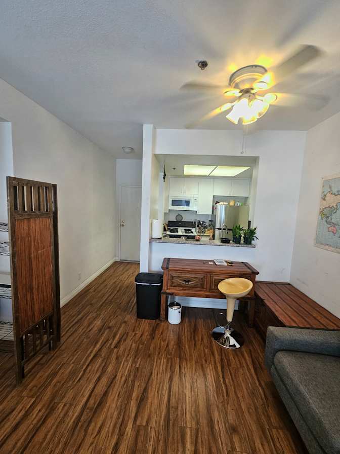 Eric Broberg's room