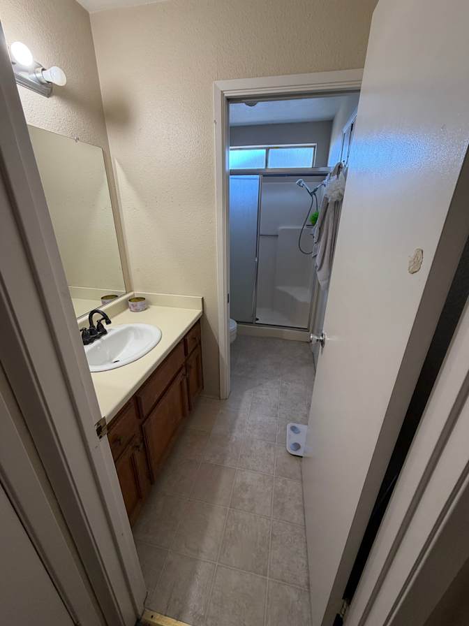 Carlos's room