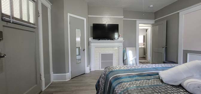 GBU Holdings Group's room