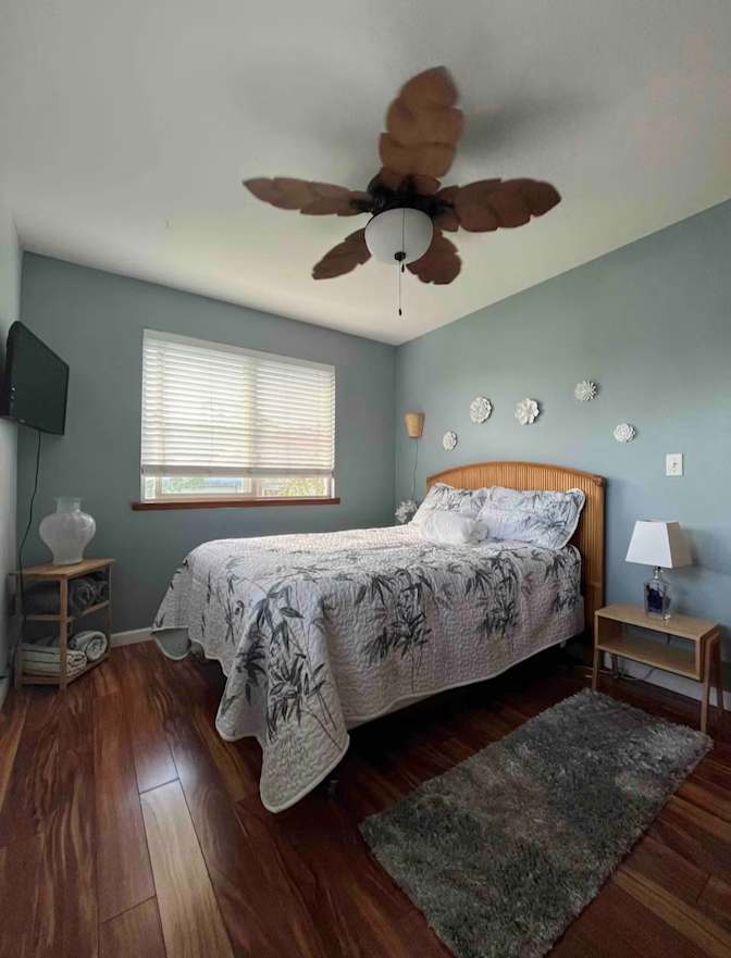 Lee's room