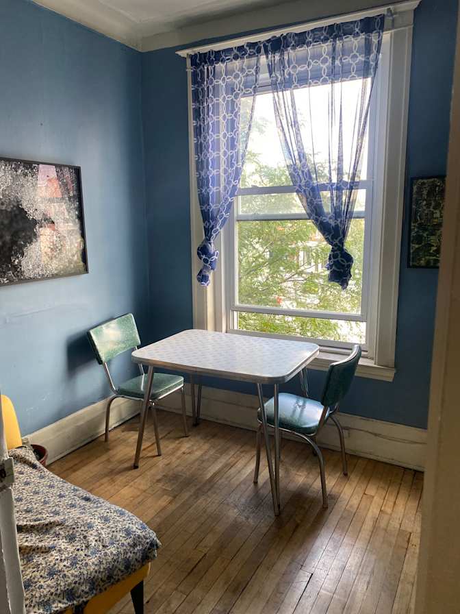 Jen's room
