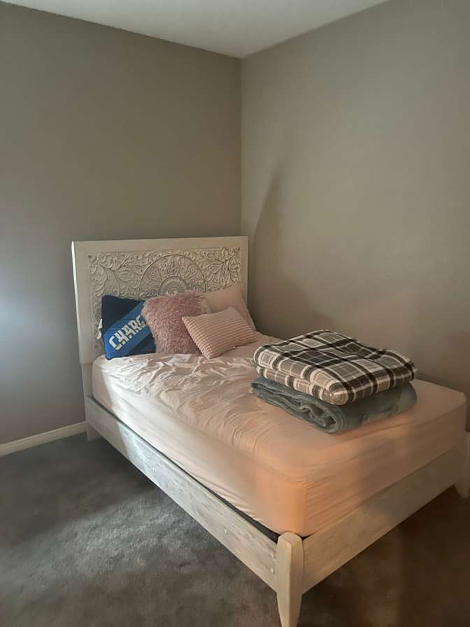 Luis's room