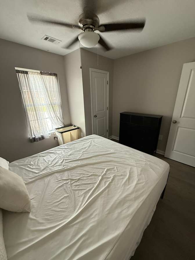 Tee's room