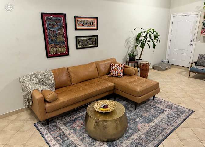 lora Morgenstern's room
