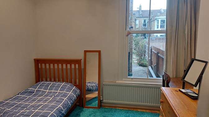 Nov's room