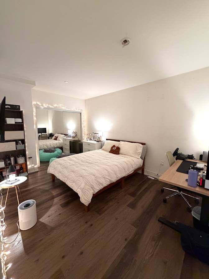 Zoe Spivack's room