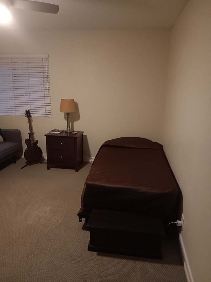 Dorian Logue's room
