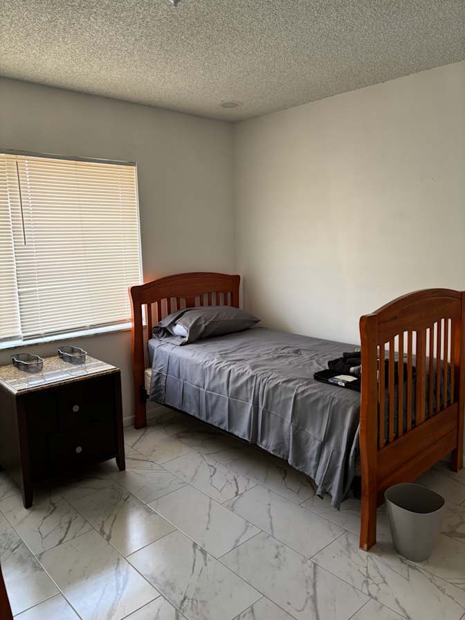 Heartfelt Chosen Solutions's room