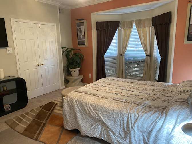 Plano private's room