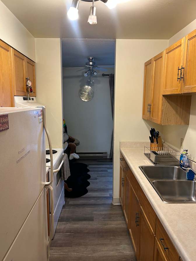 Mercedes's room
