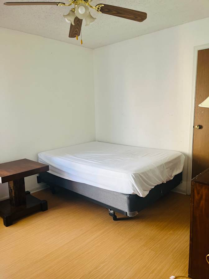 Caroline's room