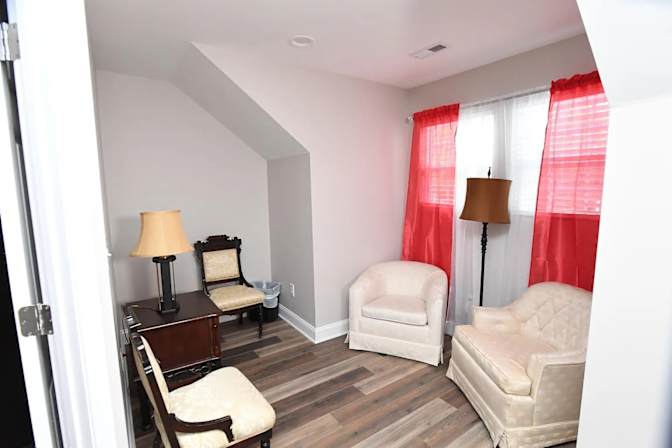 Alcove Rooms's room