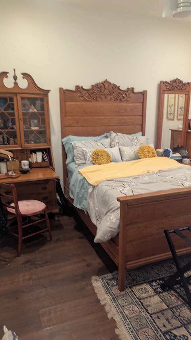 Loren and Richard Dyas's room