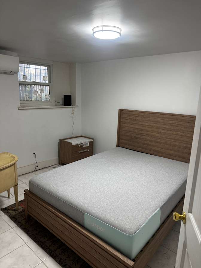 shaun lynda's room