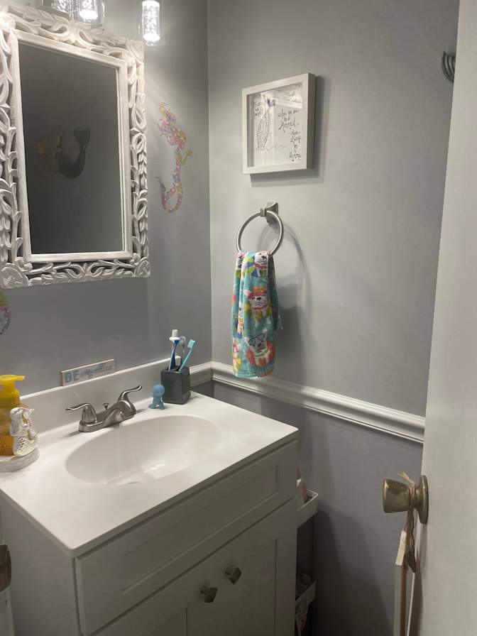 Amanda Xhilone's room