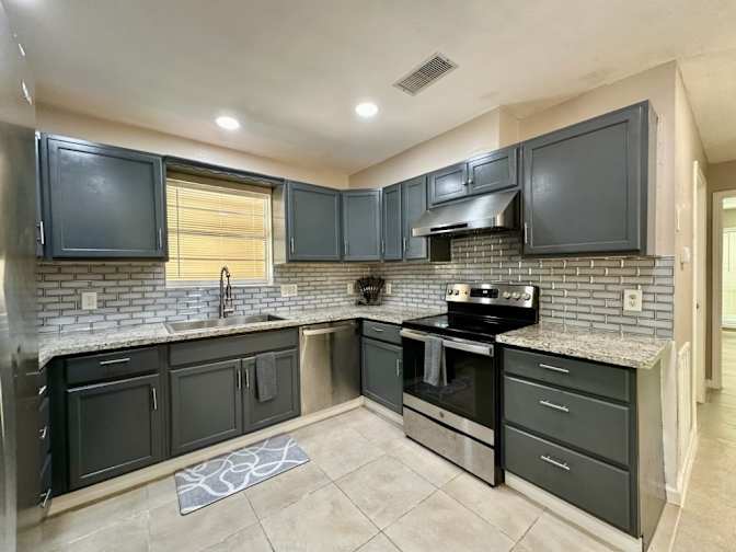 Wilson Realty & Investment Group's room
