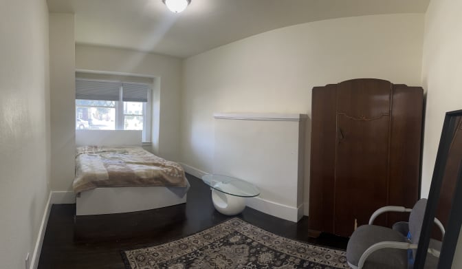 Hang's room