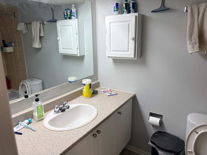 tom's room