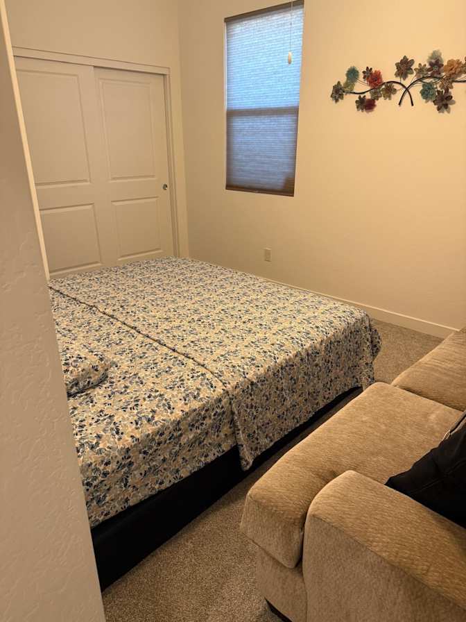 Dee's room