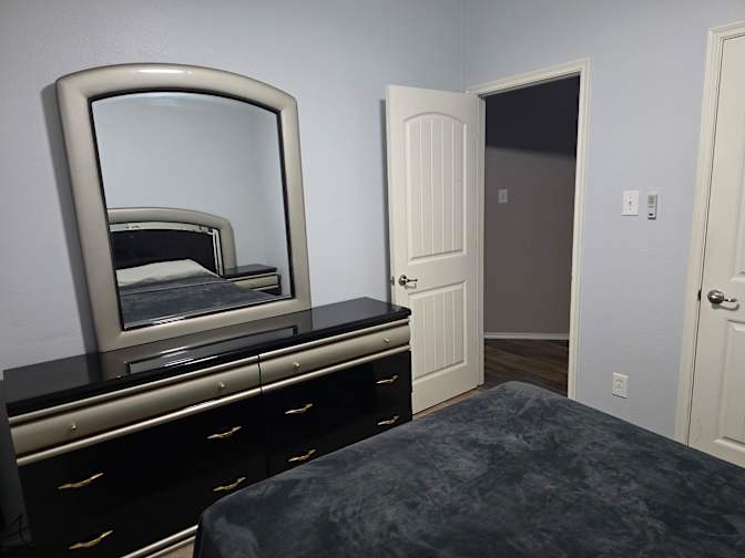 Ken's room