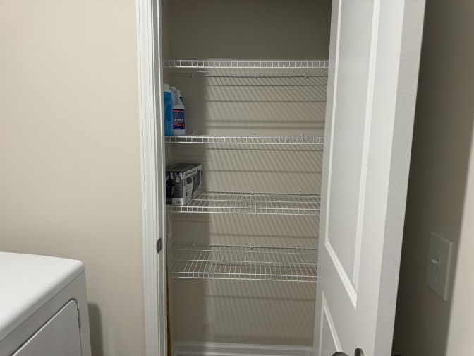 Alcove Rooms's room